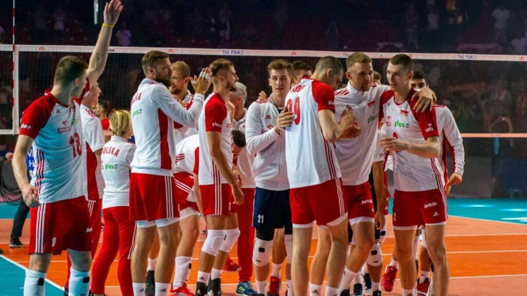 La nazionale maschile di pallavolo polacca potrebbe superare l'Italia nel ranking FIVB durante la Volley Nations League, diventando la squadra più forte del mondo