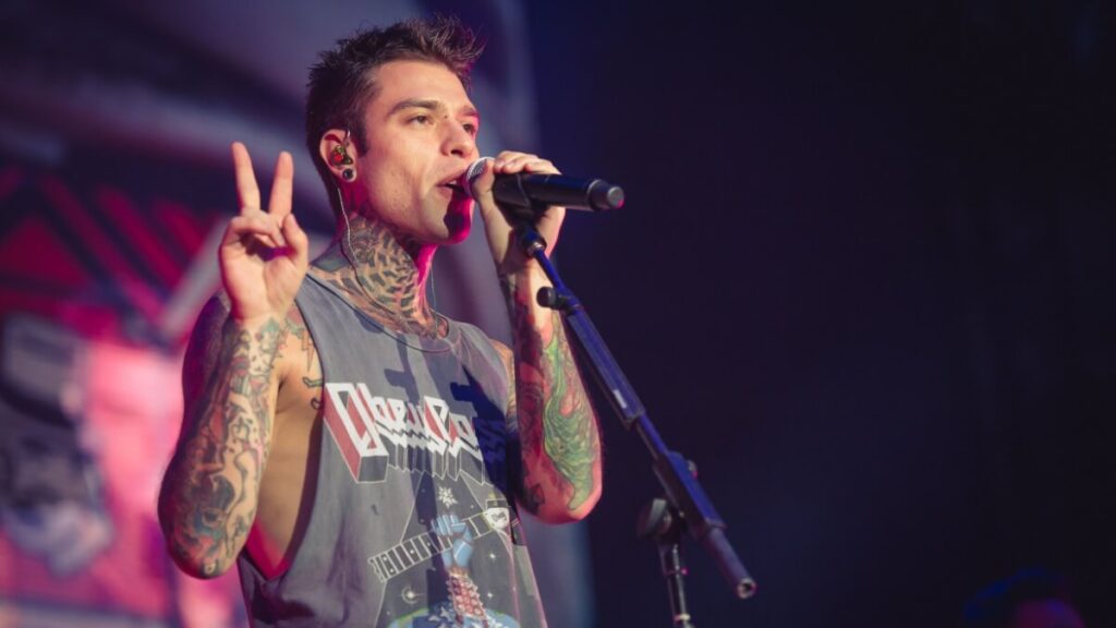Fedez è tra i principali favoriti a vincere Sanremo 2026, insieme a Marco Masini